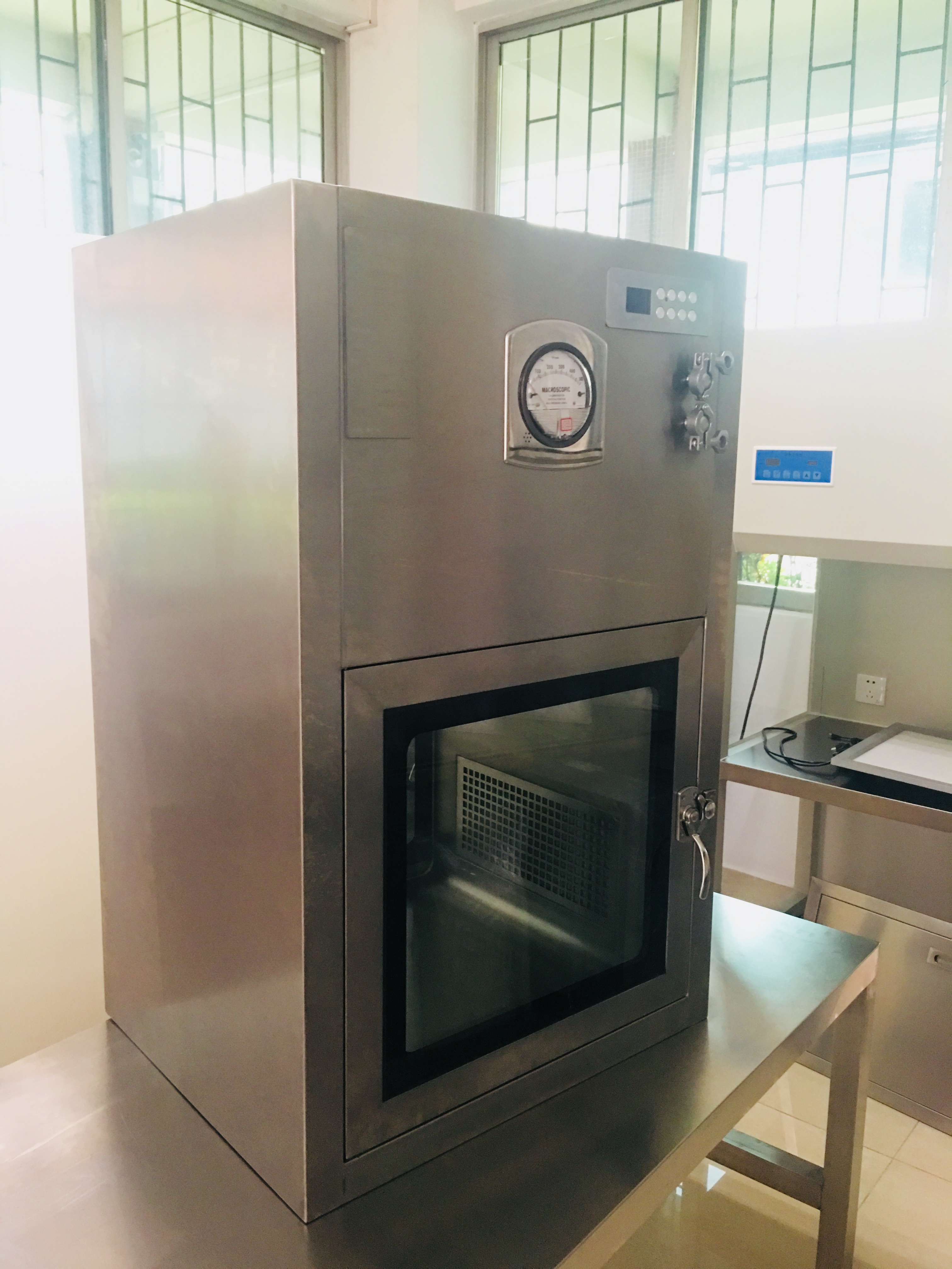 4.5 Laminar Flow Cabinet