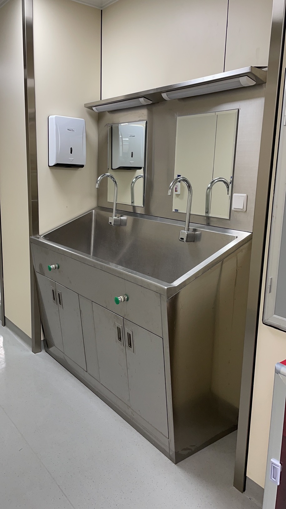 4.17 Medical&Ordinary Hand Wash Sink